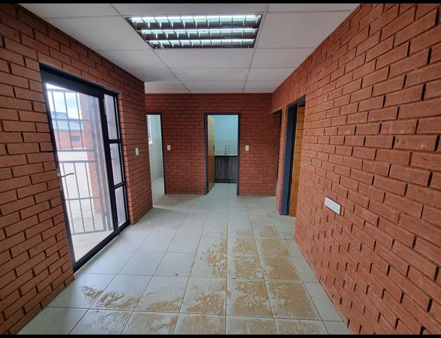 432M² WAREHOUSE TO LET IN ORMONDE